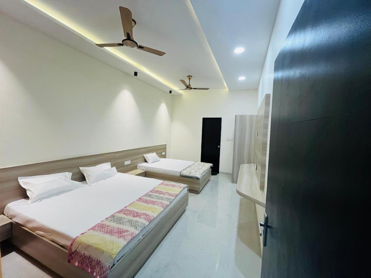 Log Inn Banaras Varanasi Exterior photo