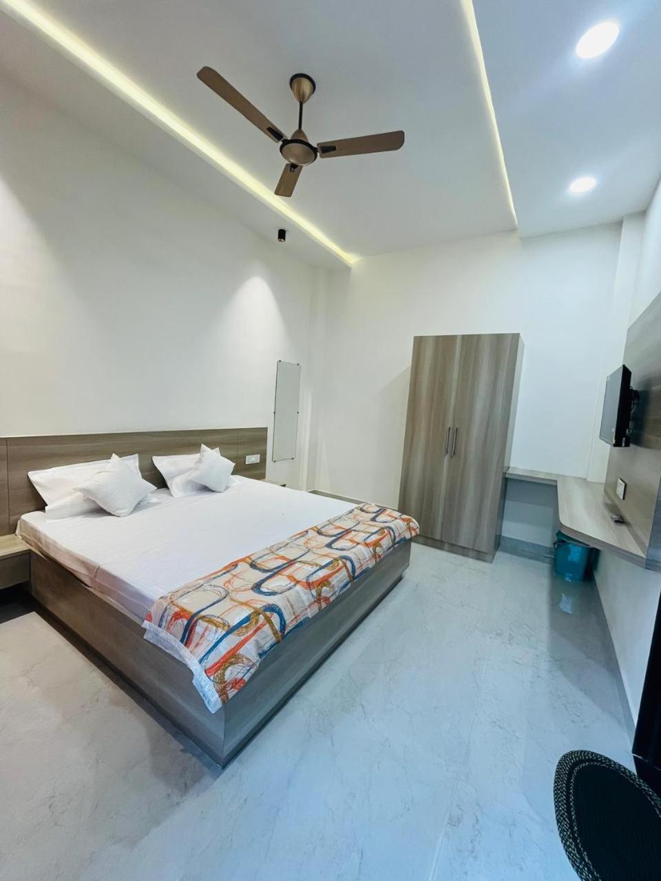 Log Inn Banaras Varanasi Exterior photo