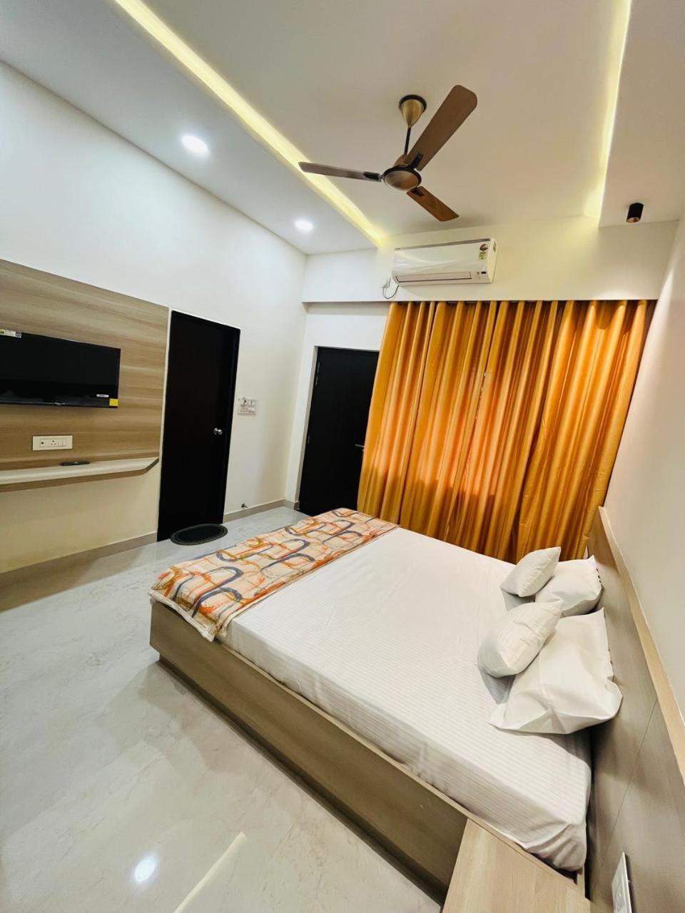 Log Inn Banaras Varanasi Exterior photo