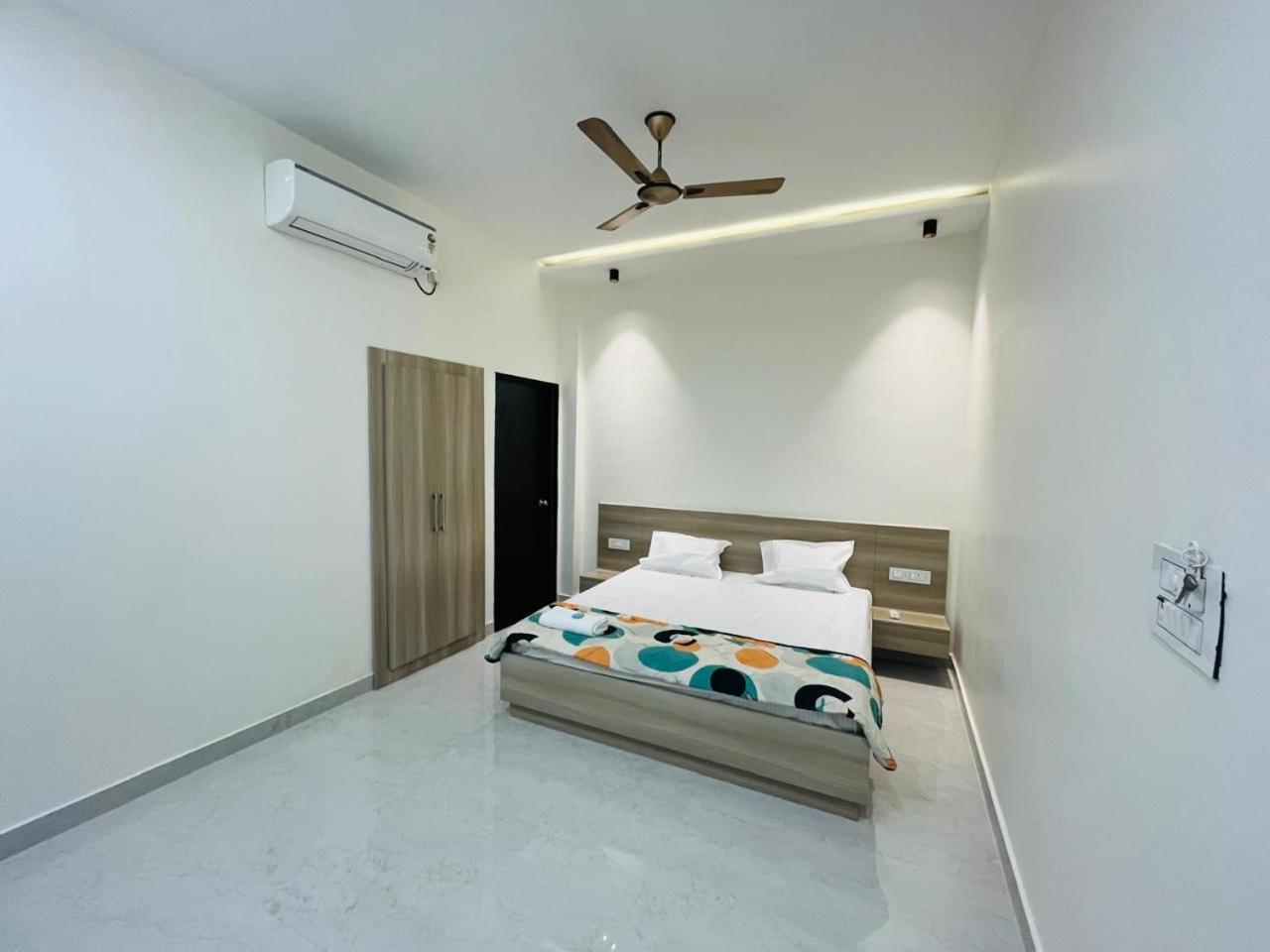 Log Inn Banaras Varanasi Exterior photo