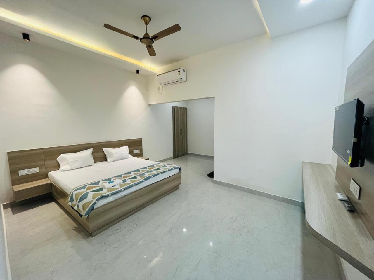 Log Inn Banaras Varanasi Exterior photo