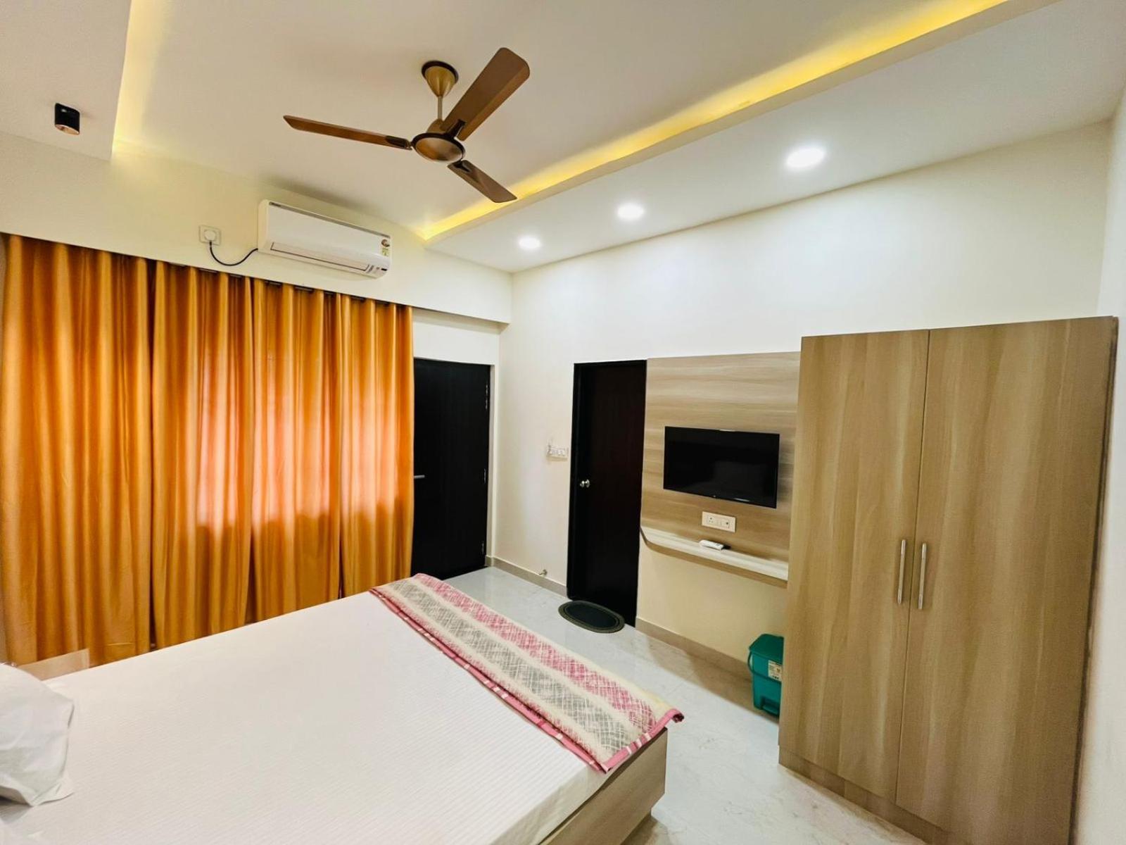 Log Inn Banaras Varanasi Exterior photo