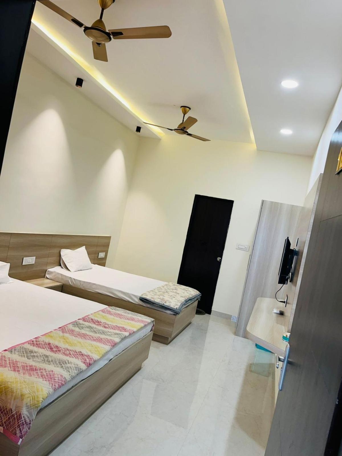 Log Inn Banaras Varanasi Exterior photo