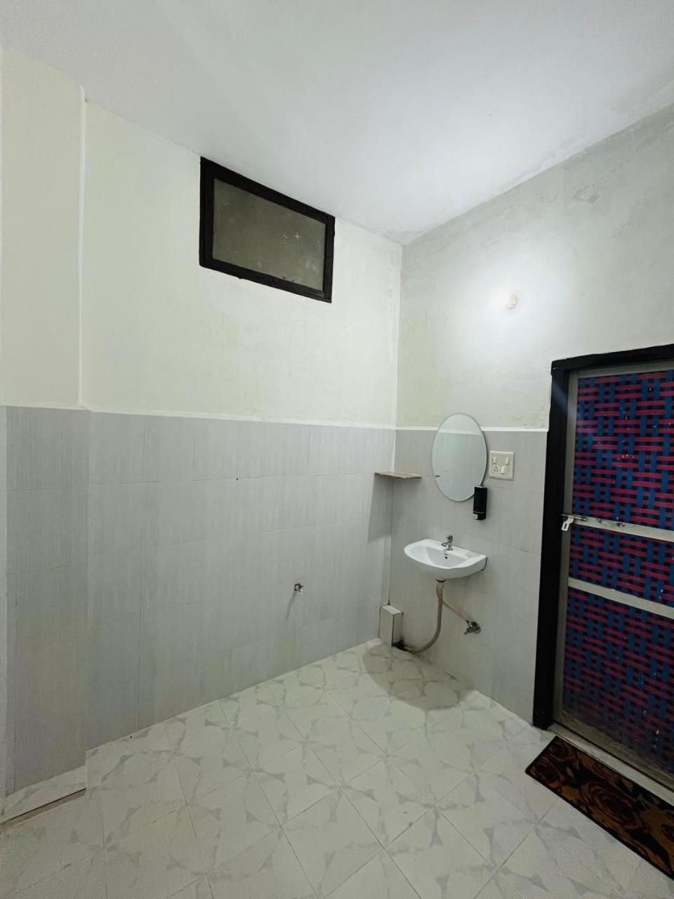 Log Inn Banaras Varanasi Exterior photo
