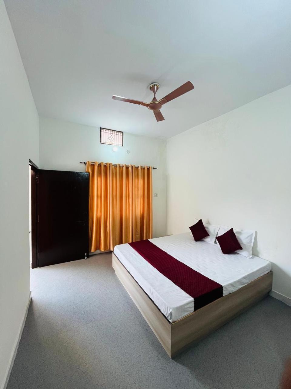 Log Inn Banaras Varanasi Exterior photo