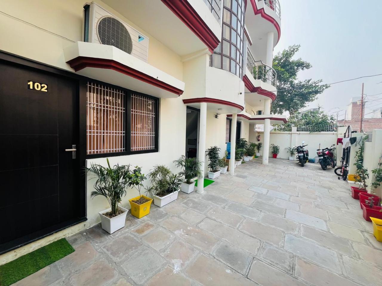 Log Inn Banaras Varanasi Exterior photo
